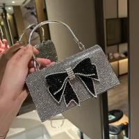 ราคา กระเป๋าเคลลี่เพชรไข่มุกแฮนด์เมด buning เงางามสไตล์ฝรั่งเศสดูแพงกระเป๋าทรงสี่เหลี่ยมใบเล็กติดพลอยเทียมสำหรับจัดเลี้ยงสะพายข้างแบบถือ (20074339913)