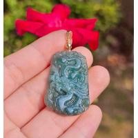 ราคา JADE MONGKOL จี้หยกมังกร หยกบลูกรีน ขนาด 2 6x3 7x0 3 ซม งานแกะสลักประณีต งานยากมาก แถมฟรีถุงผ้าใส่หยก หยกแท้ งานสวย ลายชัด คละสีตามหยก (21176811066)