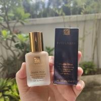 ราคา รองพื้น Double Wear Stay In Place Makeup SPF 10 PA สี Sand ผิวขาวกลางโทนเหลือง (21081338564)