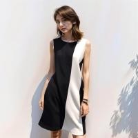 ราคา Closet Crush Round neck mini dress with sleeveless Black and White เดรสสั้นคอกลมแขนกุด (20999606459)