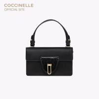 ราคา COCCINELLE กระเป๋าสะพายผู้หญิง รุ่น NICO MULTIMATERIAL MINI CROSSBODY BAG 550101 สี MULTICOLOR NOIR (21018724500)