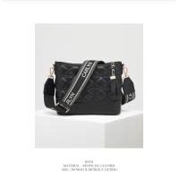 ราคา CARLYN REEN แท้ พร้อมส่ง freeถุงกระดาษ ของแถม (21195898652)