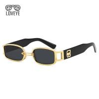 ราคา LOVEYE GLASSES แว่นตาแฟชั่น แว่นตากันแดด GM มีโลโก้สีทอง แว่นตากันแดด ทรงสี่เหลี่ยม ป้องกันรังสียูวี สไตล์เกาหลี (20927446158)