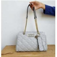 ราคา Guess outlet สะพายข้างทรงสวย หนังนุ่มฟู ขนาด 11นิ้ว (20216065233)