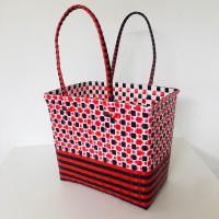 ราคา ตระกร้าสาน เส้นพลาสติกสาน ตระกร้าสานเส้นพลาสติก ตระกร้าจ่ายตลาด ตระกร้าใส่ผ้า ตระกร้าใส่ของ ตระกร้า ตระกร้าสาน กระทัดรัด ขนาด กว้าง23 ยาว35 สูง31 สายจับสูง 20CM (20619384211)