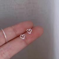 ราคา ต่างหูผีเสื้อรูปดอกไม้ขนาด17ไมล์สำหรับผู้หญิงต่างหูตุ้มหูเงินรูปดาวไม้กางเขนสีทองรูปคริสตัลเรียบง่ายเครื่องประดับอัญมณี (20799509819)