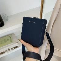 ราคา PLOVER จัดส่งฟรี สินค้าพร้อมส่ง กระเป๋า กระเป๋าทรงสี่เหลี่ยมกระเป๋าผู้ชายกระเป๋าสะพายข้างดูแพงกระเป๋าสะพายข้างผู้ชายแบรนด์ฮิต PU กระเ (18296535700)