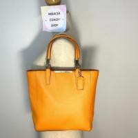 ราคา กระเป๋าถือ COACH แท้ หนังแท้ ตำหนิหนังมีรอยเปื้อน ยาแนวไม่สวย ลดราคาขาดทุน COACH MADISON MINI NORTH SOUTH TOTE IN SAFFIANO LEATHER Mandarin Clearance (21200611210)