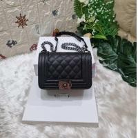 ราคา กระเป๋าบอย กระป๋าหนังคาเวียร์ กระเป๋าsize 8 นิ้ว กระเป๋าสะพายผญแบรนด์แท้ กระเป๋าสะพายพาดลำตัว กระเป๋า B801 (5074276565)