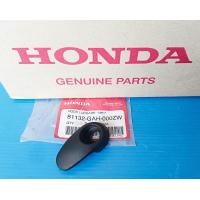 ราคา ตะขอเกี่ยวเอนกประสงค์แท้HONDA Click 110คาร์บู Click 125i Click 110i Click 150i Moove Scoopyiและรุ่นอื่นๆ อะไหล่แท้ศูนย์HONDA 81132 GAH 000ZW 1ชิ้น (20461462755)