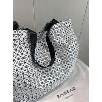 ราคา BAO BAO ISSEY MIYAKE Cart One tone large capacity single shoulder shopping bag laptop bag pvc handbag Branded crossbody sling bag (20346323320)