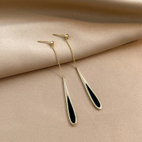 ราคา ต่างหูแฟชั่นเข็มหมุดเงิน925เกาหลีประดับพลอยเทียมแบบเรียบง่ายเคลือบน้ำต่างหูรูปหยดน้ำต่างหูโลหะอารมณ์สำหรับผู้หญิง (18070775384)