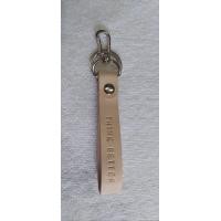 ราคา พวงกุญแจหนังแท้ปั้มชื่อ ตอกชื่อ สลักชื่อฟรี แจ้งชื่อทางแชท ถ้าไม่แจ้งชื่อ ไม่สลักชื่อ สามารถเพิ่มตะขอให้ได้นะครับ (17480607977)