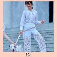ราคา asv aw22 Mary pointy collar eyelet shirt เสื้อเชิ้ตผู้หญิงแขนยาว แต่งปกคอแหลม ผ้าลูกไม้ กระดุมด้านหน้า (16970522869)