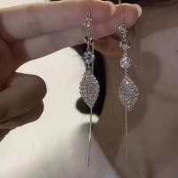 ราคา ต่างหูเซอร์คอนลายดอกไม้สีขาวสไตล์เกาหลีต่างหูตุ้มหูหรูหราสำหรับผู้หญิงต่างหูพู่รูปใบไม้ผีเสื้อเครื่องประดับอัญมณีสำหรับงานแต่งงานงานเลี้ยง (19844025387)