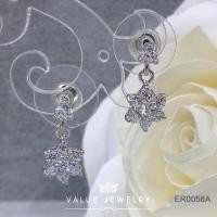 ราคา ต่างหู แบบแป้น ประดับติ้งคริสตัลลายดอกพิกุล ขนาดเล็ก ตุ้มหู เครื่องประดับ ไม่แพ้ ไม่เปลี่ยนดำ ER0056 ValueJewelry (10177161351)