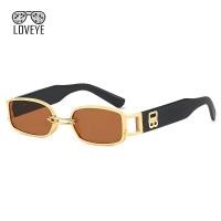 ราคา LOVEYE GLASSES แว่นตาแฟชั่น แว่นตากันแดด GM มีโลโก้สีทอง แว่นตากันแดด ทรงสี่เหลี่ยม ป้องกันรังสียูวี สไตล์เกาหลี (20927446159)