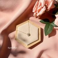 ราคา Kissmebythesun Flora Necklace สร้อยคอ stainless steel 18k gold plated (19615906562)