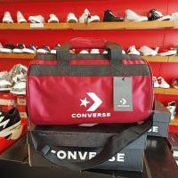 ราคา Converse กระเป๋าสะพายข้าง ทรงหมอน รุ่น Inflated roll duffle bag black รหัส 12 61825 (20733060353)