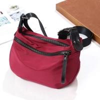 ราคา ผ้าใบไนลอนของผู้หญิงกระเป๋าสะพายข้างกระเป๋าเล็กกระเป๋าสะพายข้างกระเป๋าพาดลำตัวสะพายไหล่เส้นเดียวสำหรับคุณแม่วัยกลางคนและผู้สูงอายุกันน้ำน้ำหนักเบาผ้าออกซ์ฟอร์ดกระเป๋าของผู้หญิง (19997634167)