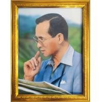ราคา กรอบรูปกระจกมงคล ในหลวง ร 9ทรงงานจนพระเสโทไหลลงพระนาสา ขนาด18 23 นิ้ว (16217879232)