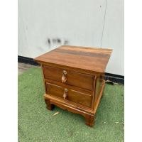 ราคา Sukthongเเพร่ ตู้หัวเตียง ตู้ล็อคเกอร์ 2 ลิ้นชัก 43x43 สูง 50 ซม ไม้สักเเท้ ตู้ลิ้นชัก ตู้ข้างเตียง ตู้เอกสาร สีสักธรรมชาติเคลือบเงา SUKP 494 (17713737122)