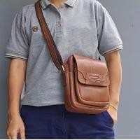 ราคา กระเป๋าสพาย หนังแท้ทั้งใบ งานดี ช่องใส่ของเยอะ ทนทานใช้ได้นานเป็น 10ปี แบรนด์แท้ STAFF 100 สายปรับสั้นยาวได้ (20743367384)