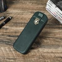 ราคา เคสปากการองเท้าผู้ชายหนังแท้ทำด้วยมือแบบย้อนยุคมี3 6ช่องกล่องใส่ปากกาซองปากกาหมึกซึมสำนักงานสำหรับผู้หญิงโลโก้แกะสลักชื่อเครื่องเขียนในโรงเรียน (21007278227)