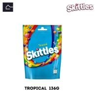ราคา Skittles Tropical สกิตเทิลส์ ลูกอมเคี้ยวหนึบ กลิ่นผลไม้รสโทรพิคอล ขนาด 136 กรัม g BBE 23 06 2024 (21021740198)