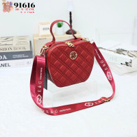 ราคา YNG กระเป๋าสะพายข้างทรงแอปเปิ้ล ซิปคู่หน้านวม สายสปอร์ต รุ่น 91616 (20931273142)
