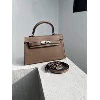 ราคา ส่งฟรี กระเป๋าหนัง PU Mini 22 cm Epsom Leather กระเป๋าสะพาย กระเป๋าสะพายข้าง กระเป๋าถือ พรีเมียม งานเนียบ สวย ใช้ได้ทุกวัน แฟชั่นสไตล์แบรนด์เนม (20526517840)