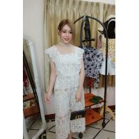 ราคา จั้มสูทคอเหลี่ยมแขนระบายขายาว จั้มสูทลูกไม้มงกุฎ ชุดจั้มสูทขายาว ชุดสวย แฟชั่นลูกไม้ มีซับใน ราคาถูก (20344380956)