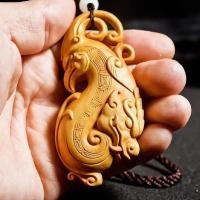 ราคา หน้าผาไม้ไซเปรสแกะสลักมังกรและนกฟีนิกซ์ Chengxiang dragon travels the world จี้มือจับแบบพกพา จี้มังกร หัตถกรรม ไม้แกะสลัก (19730172753)