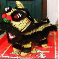 ราคา ตรุษจีน ตุ๊กตา สิงโตใส่ถ่าน สิงโตเต้นได้ มีเสียงเพลง ใส่ถ่านไฟฉายสองก้อน สิงโตเดินได้ (14191452160)