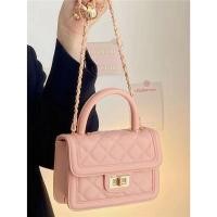 ราคา Zaraต้นตำรับ2022กระเป๋าผู้หญิงกระเป๋าแฟชั่นใหม่กระเป๋าสี่เหลี่ยมเล็กๆเข้ากับทุกชุดกระเป๋าสายโซ่รูปสี่เหลี่ยมขนมเปียกปูนสไตล์กลิ่นหอมขนาดเล็กทันสมัยกระเป๋าสายโซ่ลายขนมเปียกปูนแมสเซ็นเจอร์สะพายไหล่เดียว