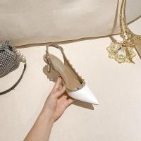 ราคา รองเท้าส้นสูงผู้หญิงยุโรปและอเมริกาหัวแหลมภาษาฝรั่งเศสคำหนึ่งเข็มขัดรองเท้าแตะส้นสูงตอกหมุด Valentino ทั้งหมดตรงกับฤดูร้อน (19929728272)