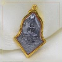 ราคา จี้องค์ท้าวเวสสุวรรณ เลี่ยมกรอบทองคำแท้ 90 กรอบทอง กันน้ำ รหัส P90BP0D1816 ท้าวเวสสุววณจำปีเล็กรมดำหลังโสธรวัด จุฬามณี (21053812248)