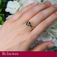 ราคา แหวน พลอยเขียวส่อง 2 40 กะรัต สีเขียวอมเหลือง ตัวเรือนทองคำแท้ 18K แหวน พลอยเม็ดเดี่ยว เน้นโชว์พลอย แหวนแบบคลาสิค เป็นที่นิยมในทุกสมัย (18505259105)