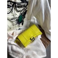 ราคา LC WOC Wallet in chain Leather (13761620101)