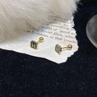 ราคา Black Square Letter H Earrings 925 silver needle จิวต่างหูสีทองสี่เหลี่ยม ด้านหน้าเป็นรูปตัวอักษร H (21063334039)