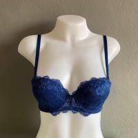 ราคา Esprit แท้ 100 มีโครง สายบ่าถอดได้คะ ฟองบาง งานตัดป้าย (12998415623)