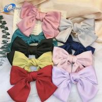 ราคา G Wind QQ01 กิ๊ฟติดผมรูปโบว์ คละสี กิ๊ฟติดผมผ้าซาตินขนาดใหญ่ กิ๊ฟติดผมแฟชั่นสำหรับผู้หญิง ไม่สามารถระบุสีเเละลายได้ (3049566164)