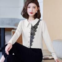 ราคา พร้อมส่ง รุ่น คอบัวประดับลูกไม้ดำ เสื้อเชิ๊ตเเขนยาว ผ้าไหมอิตาลีพรีเมี่ยม สีครีม (20892230671)