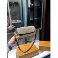 ราคา New กระเป๋าหลุยส์ กระเป๋าสะพาย มีทั้งสายโซ่ สายหนัง สวยมาก ขนาด 8 นิ้ว (20063792196)