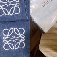ราคา LOEWE ผ้าเดนิมผ้าฝ้ายซักได้หลาย Celana Jeans Logo พิมพ์ลายปักสำหรับผู้ชายและผู้หญิงของแท้2023นำเข้า (20619832851)
