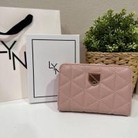ราคา แท้OUTLET กระเป๋าสตางค์ lyn ใบกลาง ขนาด 6 นิ้ว อปก ป้ายแท็กกล่อง กระเป๋าสตางค์ (19517006544)
