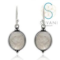 ราคา SUVANI เงินแท้ 92 5 ต่างหูมูนสโตน Moonstone หินสีขาว ทรงวงรี แนววินเทจ ต่างหูห้อย เครื่องประดับเงินแท้ (14641169564)
