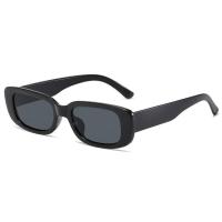 ราคา We Flower Vintage White Narrow Frame Sunglasses for Women UV400 Retro Fashion Sunglasses Eyewear (15047879363)