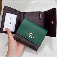 ราคา COACH Small Trifold Wallet ln Blocked Signature Canvas CE930 (21022425341)
