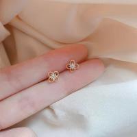 ราคา ต่างหูใบโคลเวอร์สี่ใบใหม่สำหรับผู้หญิง COCOJEWELRY (16399112700)